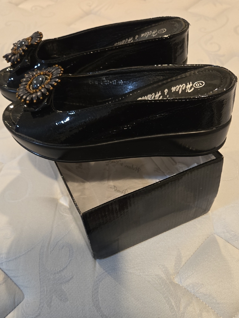 Slip On Sandals - Picture 2 of 4